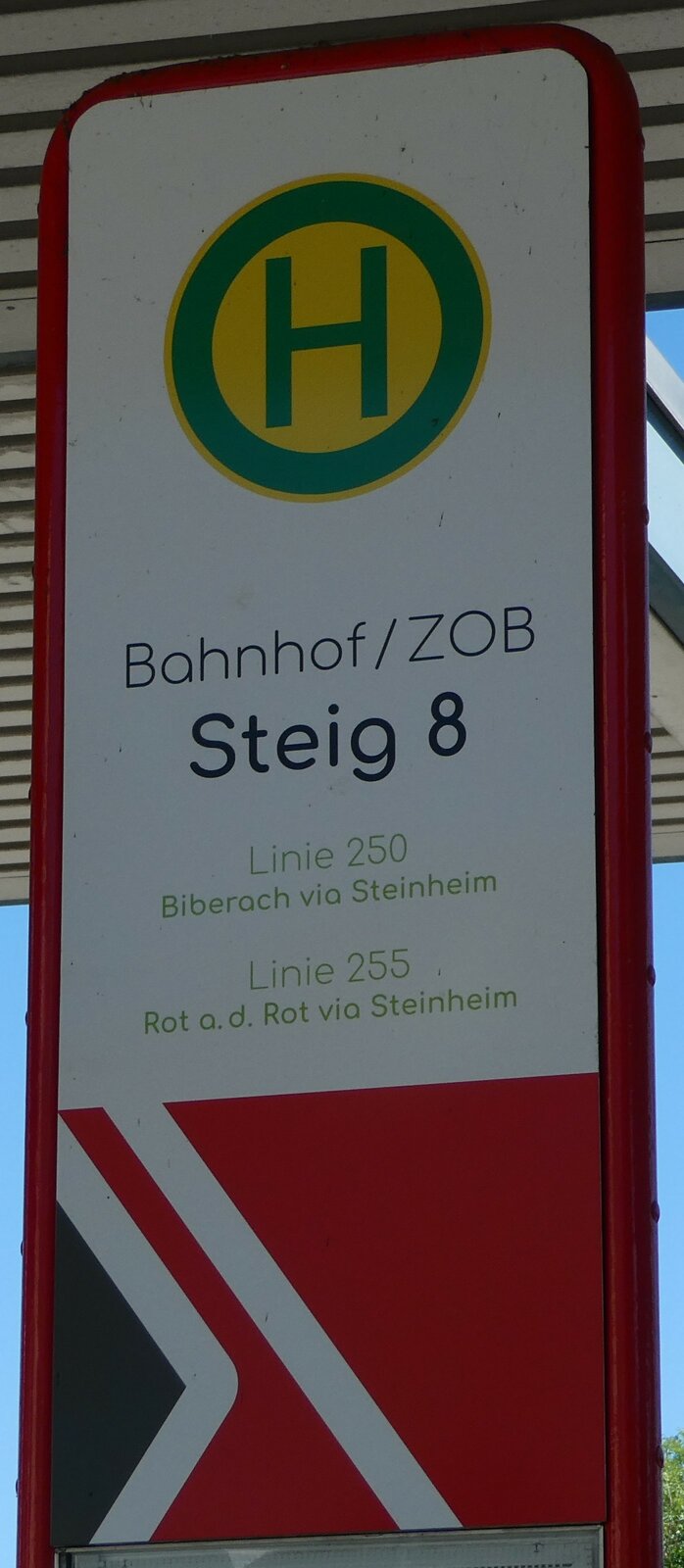 (254'790) - mm-Haltestellenschild - Memmingen, Bahnhof/ZOB - am 4. September 2023