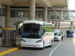 (153'383) - Wisconsin Coach, Milwaukee - Nr. 64'161/P 610'363 - MCI am 20. Juli 2014 in Chicago, Airport O'Hare