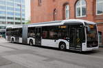 hamburg/894502/vhh-hamburg---nr-2434hh-v-8434 VHH Hamburg - Nr. 2434/HH-V 8434 - eMercedes am 10. Mai 2025 in Hamburg, Busbahnhof HH-Altona (Aufnahme: Martin Beyer)