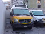 Mercedes/686475/213222---postauto-graubuenden---gr (213'222) - PostAuto Graubnden - GR 107'306 - Mercedes am 1. Januar 2020 in Chur, Garage