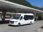 Mercedes/705619/218458---aus-italien-silvestri-livigno (218'458) - Aus Italien: Silvestri, Livigno - FX-489 FG - Mercedes am 5. Juli 2020 beim Bahnhof Zernez