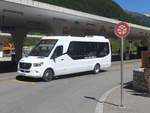 Mercedes/705649/218466---aus-italien-silvestri-livigno (218'466) - Aus Italien: Silvestri, Livigno - FX-489 FG - Mercedes am 5. Juli 2020 beim Bahnhof Zernez