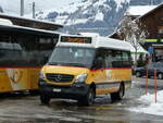 (243'863) - Kbli, Gstaad - BE 305'545 - Mercedes am 13. Dezember 2022 beim Bahnhof Gstaad