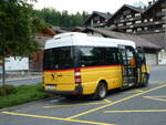 Mercedes/816960/251142---postauto-bern---be (251'142) - PostAuto Bern - BE 724'151/PID 5383 - Mercedes am 6. Juni 2023 beim Bahnhof Gstaad