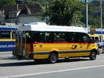 (254'106) - PostAuto Bern - BE 477'965/PID 11'946 - Mercedes am 21. August 2023 beim Bahnhof Wilderswil