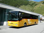 (252'567) - PostAuto Bern - BE 487'695/PID 10'952 - Iveco am 9. Juli 2023 beim Bahnhof Andermatt