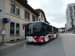 Delemont/768035/232667---carpostal-ouest---ju (232'667) - CarPostal Ouest - JU 43'865 - Mercedes am 6. Februar 2022 beim Bahnhof Del�mont