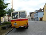 Mercedes/816744/251057---hahn-muenchen---nr (251'057) - Hahn, Mnchen - Nr. 6/M-MB 309H - Mercedes (ex Mller, CH-Ennetmoos Nr. 6; ex Portenier, CH-Adelboden Nr. 6; ex Geiger, CH-Adelboden Nr. 6) am 4. Juni 2023 in Pilsting, Marktplatz