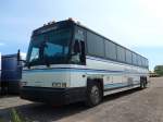 (152'998) - Midwest Motorcoach, Gurnee - Nr. 525/P 799'563 - MCI am 17. Juli 2014 in Gurnee, Garage