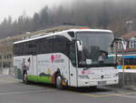 Mercedes/594872/187345---aus-polen-u-tour-- (187'345) - Aus Polen: U-Tour - WZ 5865S - Mercedes am 24. Dezember 2017 beim Bahnhof Interlaken Ost
