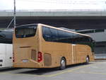 Mercedes/659647/205299---vega-tour-luzern-- (205'299) - Vega Tour, Luzern - SG 305'952 - Mercedes am 19. Mai 2019 beim Bahnhof Interlaken Ost 