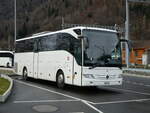 Mercedes/799602/244290---vega-tour-luzern-- (244'290) - Vega Tour, Luzern - SG 474'735 - Mercedes am 31. Dezember 2022 beim Bahnhof Interlaken Ost