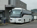 Volvo/750301/228261---lman-tours-prverenges-- (228'261) - Lman Tours, Prverenges - Volvo am 25. September 2021 in Daillens, Planzer