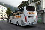 Volvo/899709/281086---aus-italien-ng-travel (281'086) - Aus Italien: NG Travel, Venezia - FL-270 PL - Volvo am 9. Oktober 2025 beim Bahnhof Interlaken Ost