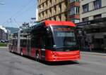 VB Biel/881129/274476---vb-biel---nr (274'476) - VB Biel - Nr. 97 - Hess/Hess Gelenktrolleybus am 2. Mai 2025 beim Bahnhof Biel