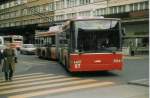 (021'635) - VB Biel - Nr. 87 - NAW/Hess Gelenktrolleybus am 17. Februar 1998 beim Bahnhof Biel