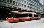 (030'105) - VB Biel - Nr. 83 - NAW/Hess Gelenktrolleybus am 13. Mrz 1999 beim Bahnhof Biel
