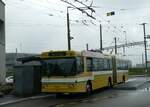 (256'187) - transN, La Chaux-de-Fonds - Nr. 102 - NAW/Hess Gelenktrolleybus (ex TN Neuchtel Nr. 102) am 19. Oktober 2023 beim Bahnhof Marin-pagnier