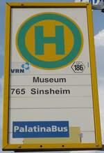 (150'127) - VRN/PalatinaBus-Haltestellenschild - Sinsheim, Museum - am 25. April 2014