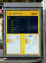 fahrplaene/791581/241200---postautosilvestri-infobildschirm-und-fahrplaene-am (241'200) - PostAuto/Silvestri-Infobildschirm und Fahrplne am 13. Oktober 2022 beim Bahnhof Poschiavo