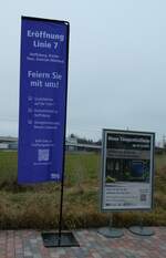 Steffisburg/905662/283174---werbung-zur-eroeffnung-der (283'174) - Werbung zur Er�ffnung der Linie 7 am 14. Dezember 2025 beim Bahnhof Steffisburg