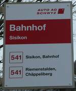 (243'564) - AUTO AG SCHWYZ-Haltestellenschild - Sisikon, Bahnhof - am 7. Dezember 2022