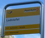 (227'664) - PostAuto-Haltestellenschild - Obergoms, Ladstafel - am 30. August 2021