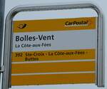 (245'679) - PostAuto-Haltestellenschild - La Cte-aux-Fes, Bolles-Vent - am 2. Februar 2023