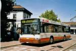 (061'032) - Bamert, Wollerau - SZ 77'099 - Volvo/Hess am 21. Juni 2003 beim Bahnhof Richterswil