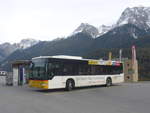 PostAuto Graubunden/718856/222160---postauto-graubuenden---gr (222'160) - PostAuto Graubnden - GR 165'111 - Mercedes am 20. Oktober 2020 beim Bahnhof Scuol-Tarasp