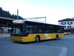 PostAuto Graubunden/791429/241150---postauto-graubuenden---gr (241'150) - PostAuto Graubnden - GR 168'853 - Mercedes am 12. Oktober 2022 beim Bahnhof Klosters