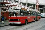(041'914) - WV Winterthur - Nr. 124 - Saurer/FHS Gelenktrolleybus am 13. Juli 2000 beim Hauptbahnhof Winterthur