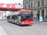 sw-wv-vw-winterthur/704670/218235---sw-winterthur---nr (218'235) - SW Winterthur - Nr. 172 - Solaris Gelenktrolleybus am 28. Juni 2020 beim Hauptbahnhof Winterthur