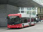 (242'512) - SW Winterthur - Nr. 101 - Hess/Hess Gelenktrolleybus am 12. November 2022 beim Hauptbahnhof Winterthur