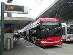 (242'517) - SW Winterthur - Nr. 172 - Solaris Gelenktrolleybus am 12. November 2022 beim Hauptbahnhof Winterthur