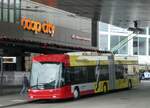 (243'273) - SW Winterthur - Nr. 133 - Hess/Hess Gelenktrolleybus am 29. November 2022 beim Hauptbahnhof Winterthur 