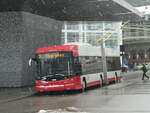 sw-wv-vw-winterthur/798719/243947---sw-winterthur---nr (243'947) - SW Winterthur - Nr. 104 - Hess/Hess Gelenktrolleybus am 16. Dezember 2022 beim Hauptbahnhof Winterthur