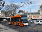(169'124) - TPG Genve - Nr. 1621 - Van Hool Gelenktrolleybus am 7. Mrz 2016 in Genve, Place des Vingt-Deux-Cantons