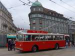 (166'325) - VB Biel - Nr. 21 - Berna/Hess Trolleybus am 24. Oktober 2015 in Biel, Zentralplatz