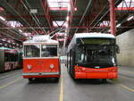 VB Biel/790084/240763---vb-biel---nr (240'763) - VB Biel - Nr. 21 - Berna/Hess Trolleybus + Nr. 58 - Hess/Hess Gelenktrolleybus am 9. Oktober 2022 in Biel, Depot