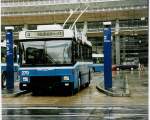 (032'937) - VBL Luzern - Nr. 279 - NAW/R&J-Hess Trolleybus am 27. Juni 1999 beim Bahnhof Luzern