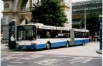 (034'229) - VBL Luzern - Nr. 124/LU 15'004 - Volvo/Hess am 13. Juli 1999 beim Bahnhof Luzern