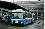 (045'020) - VBL Luzern - Nr. 188 - NAW/Hess Gelenktrolleybus am 22. Februar 2001 beim Bahnhof Luzern