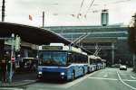 (114'719) - VBL Luzern - Nr. 275 - NAW/R&J-Hess Trolleybus am 7. Mrz 2009 beim Bahnhof Luzern