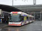 (156'012) - VBL Luzern - Nr. 236 - Hess/Hess Doppelgelenktrolleybus am 25. Oktober 2014 beim Bahnhof Luzern