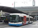 (160'652) - VBL Luzern - Nr. 217 - Hess/Hess Gelenktrolleybus am 22. Mai 2015 beim Bahnhof Luzern