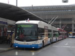 (170'869) - VBL Luzern - Nr. 219 - Hess/Hess Gelenktrolleybus am 14. Mai 2016 beim Bahnhof Luzern