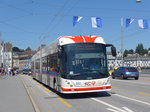 (173'798) - VBL Luzern - Nr. 242 - Hess/Hess Doppelgelenktrolleybus am 8. August 2016 in Luzern, Bahnhofbrcke