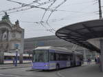 (177'452) - VBL Luzern - Nr. 206 - Hess/Hess Gelenktrolleybus am 30. Dezember 2016 beim Bahnhof Luzern