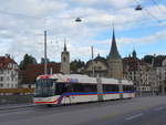 (185'108) - VBL Luzern - Nr. 412 - Hess/Hess Doppelgelenktrolleybus am 18. September 2017 in Luzern, Bahnhofbrcke